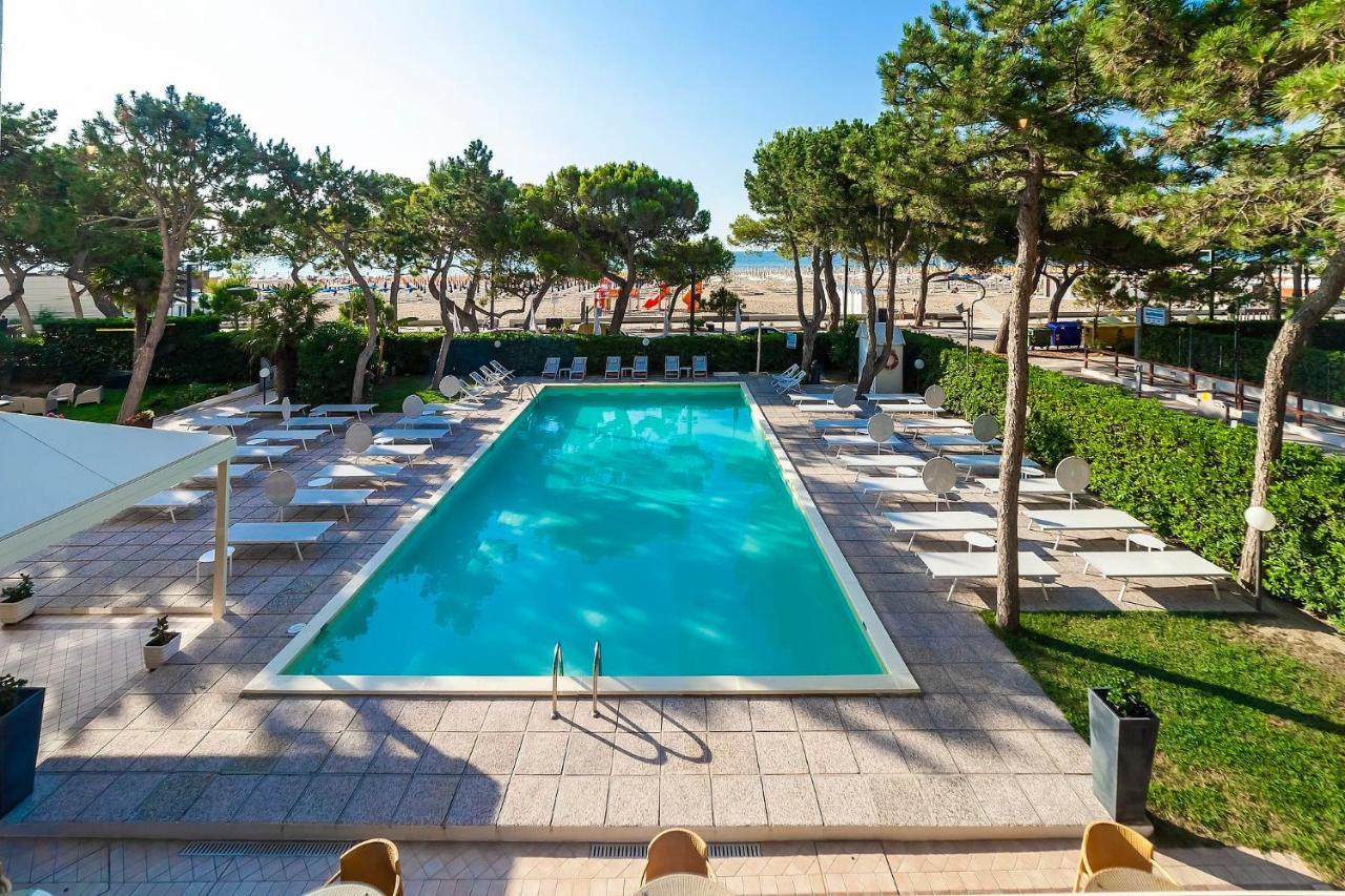Hotel American 3*