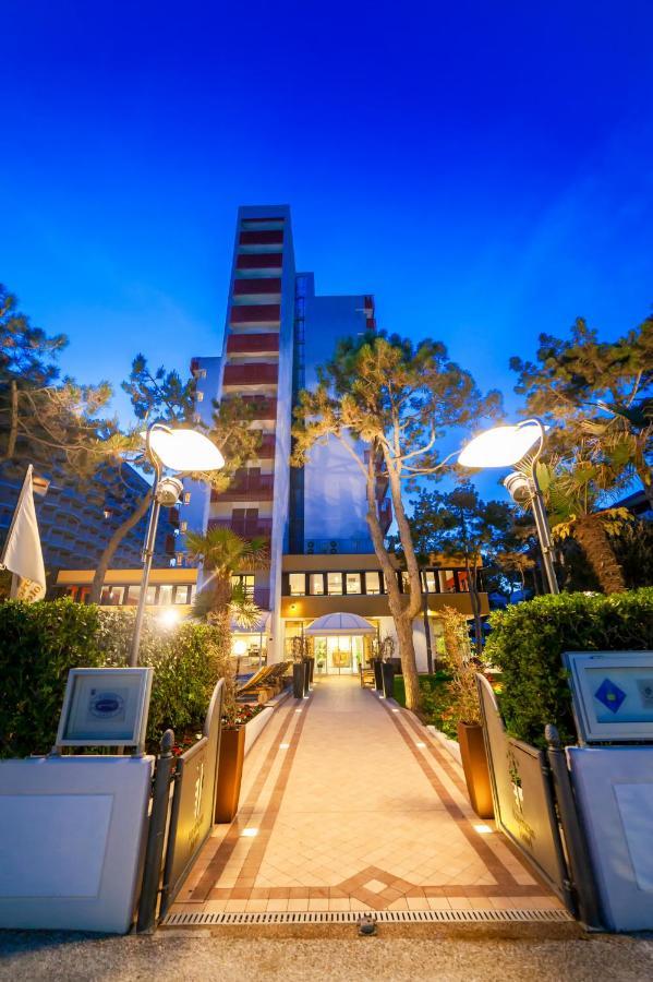 American Hotel 3*